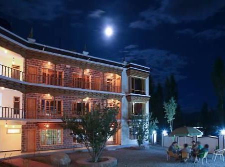 לה Hotel Lhalingkha מראה חיצוני תמונה