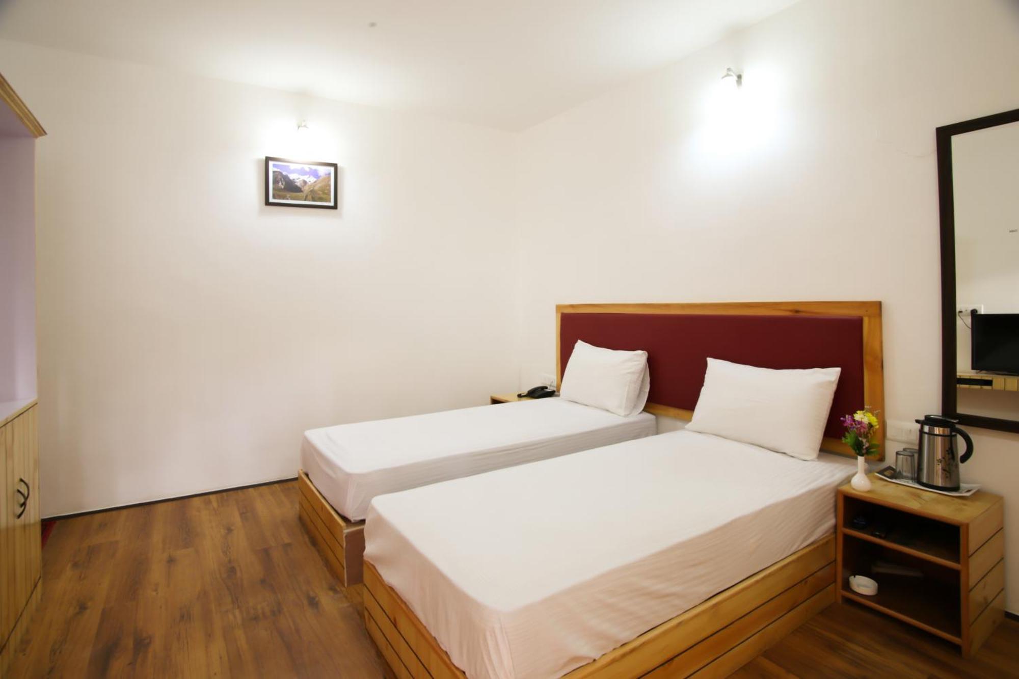 לה Hotel Lhalingkha מראה חיצוני תמונה