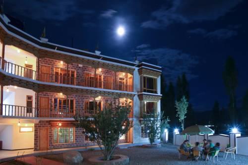 לה Hotel Lhalingkha מראה חיצוני תמונה